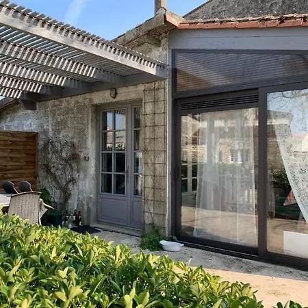Maison Des Roses * Saint-Savinien