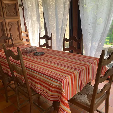 Maison Des Roses Saint-Savinien