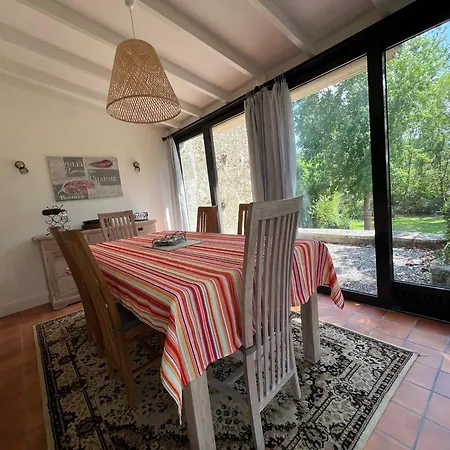 Maison Des Roses Holiday home