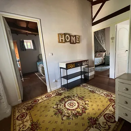 Maison Des Roses Holiday home Saint-Savinien