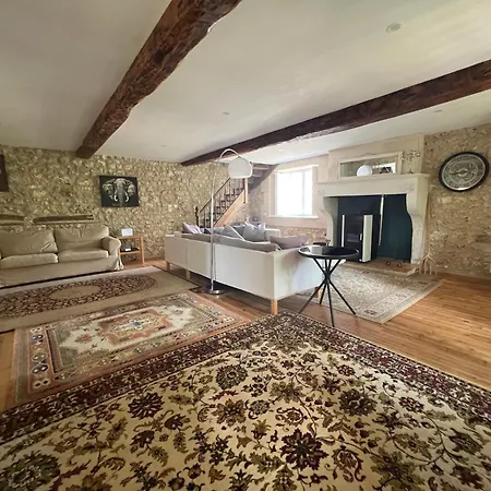 Maison Des Roses Holiday home Saint-Savinien