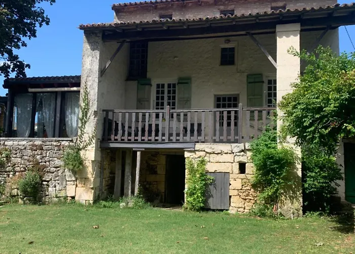 Maison Des Roses Saint-Savinien